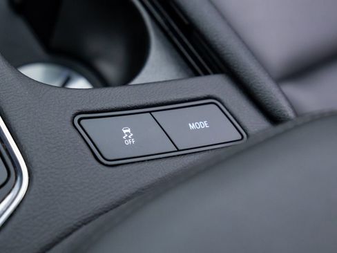 Used 2025 Cadillac XT6 Luxury image 27