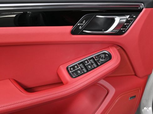 New 2026 Porsche Macan S image 6