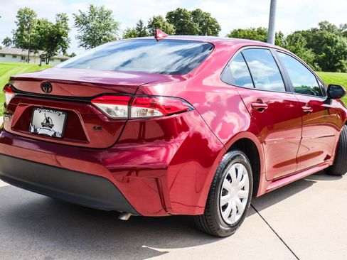 Used 2025 Toyota Corolla LE w/ LE Premium Package FWD image 17
