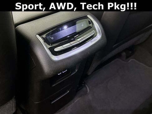 Used 2024 Cadillac XT6 Sport image 28