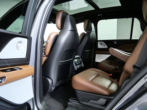 Certified 2024 Lincoln Aviator Reserve w/ Equipment Group 201A AWD/4WD image 12
