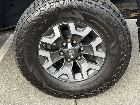 Certified 2021 Toyota Tacoma TRD Off-Road image 37