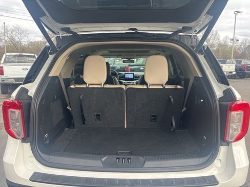 Used 2023 Ford Explorer XLT w/ Equipment Group 202A image 14