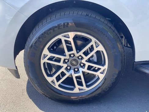 New 2026 Ford Expedition Active image 8