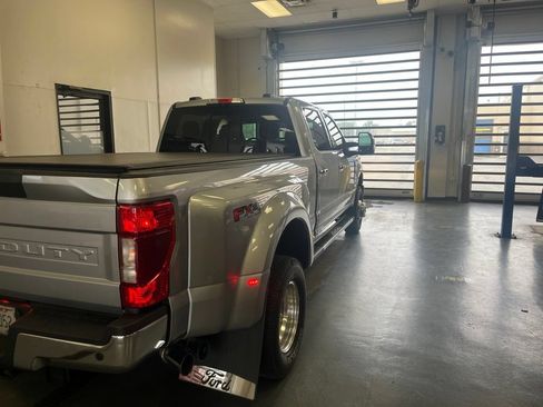 Used 2022 Ford F350 XLT w/ XLT Premium Package AWD/4WD image 9