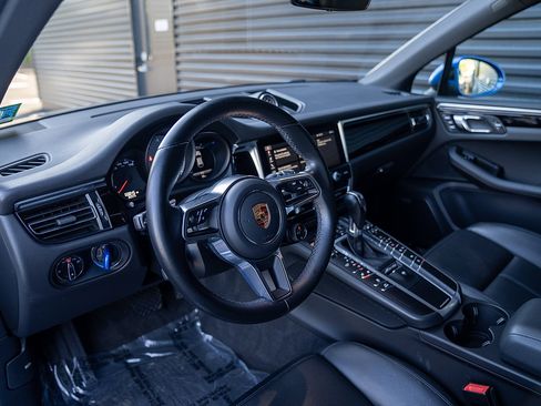 Certified 2020 Porsche Macan S AWD/4WD image 4