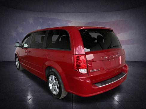 Used 2013 Dodge Grand Caravan SE image 3