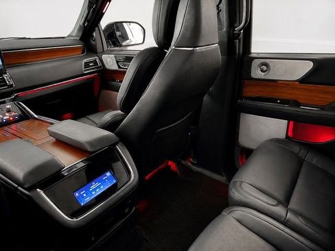 Used 2022 Lincoln Navigator L Reserve AWD/4WD image 40