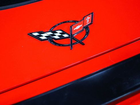 Used 2004 Chevrolet Corvette Coupe w/ Roof Package RWD image 40