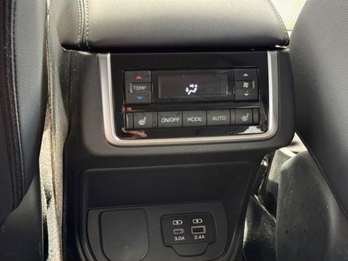 Used 2024 Subaru Ascent Limited AWD/4WD image 26