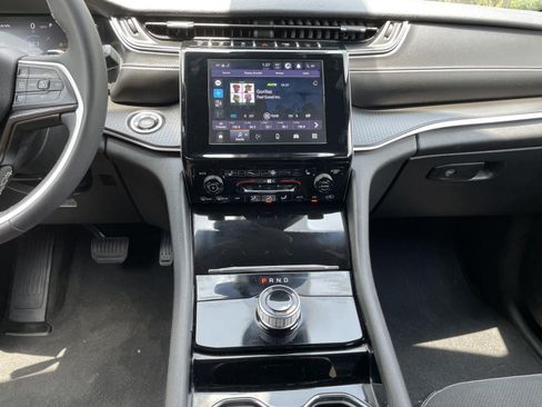 Used 2023 Jeep Grand Cherokee Altitude AWD/4WD image 22