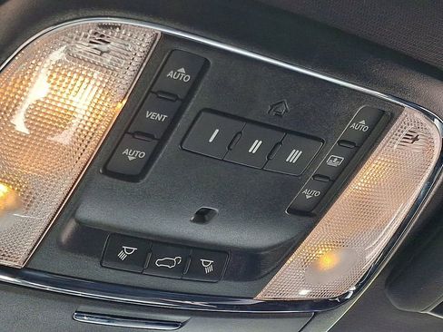 Used 2020 Jeep Grand Cherokee Limited w/ Luxury Group II AWD/4WD image 26