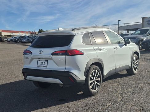 Used 2024 Toyota Corolla Cross XLE w/ Convenience Package image 5