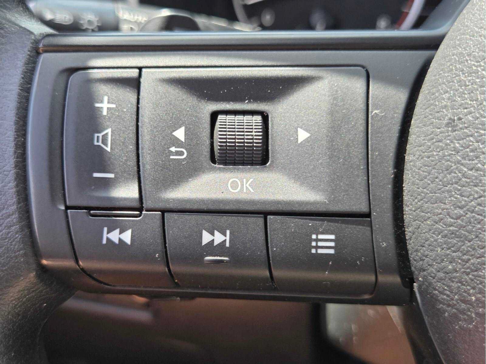 Used 2024 Nissan Rogue S FWD image 28
