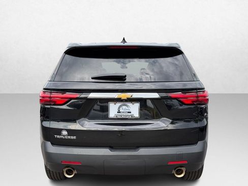 Used 2023 Chevrolet Traverse LS FWD image 7