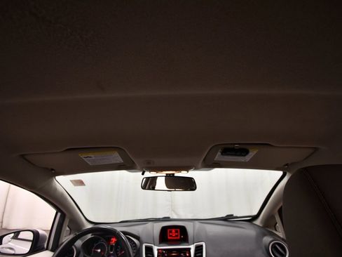 Used 2013 Ford Fiesta SE image 16
