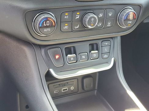 Used 2019 GMC Terrain SLT w/ Preferred Package AWD/4WD image 22