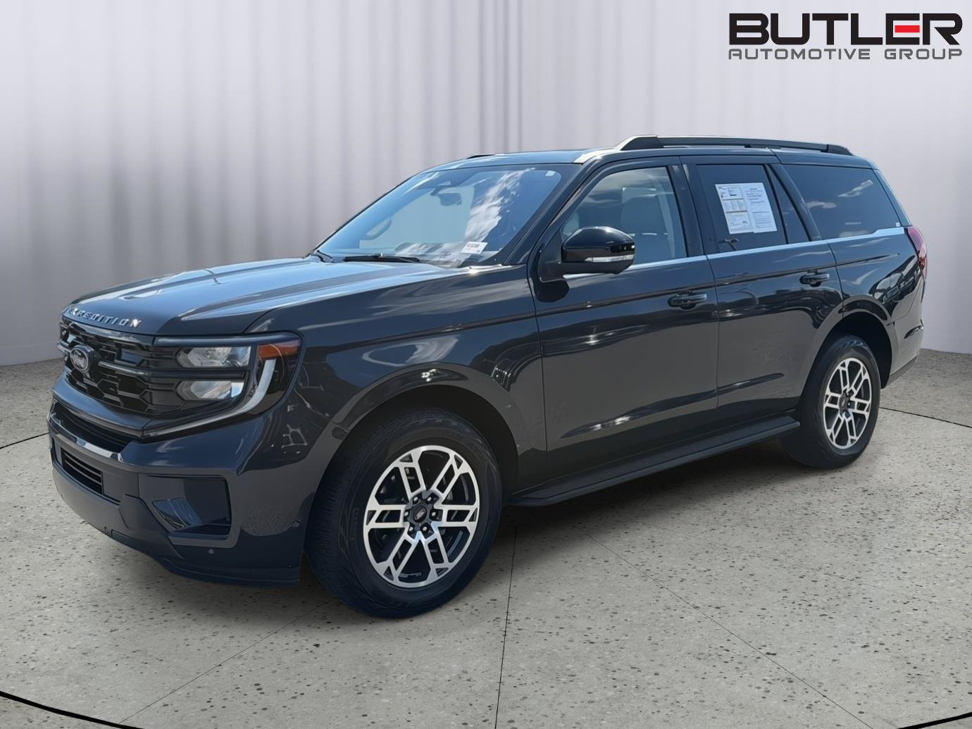 Certified 2025 Ford Expedition Active AWD/4WD image 2