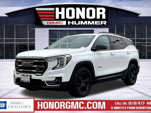 Used 2023 GMC Terrain AT4 AWD/4WD image 3