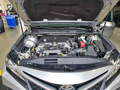 Used 2019 Toyota Camry SE FWD image 18