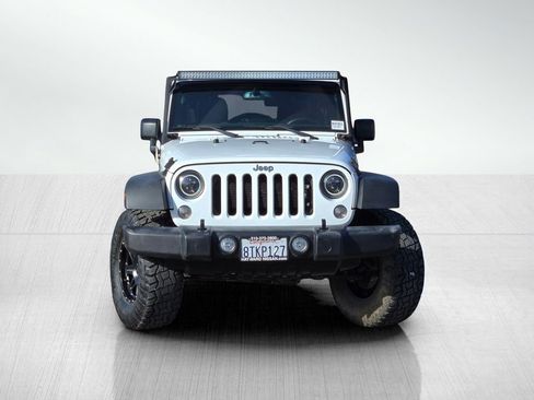 Used 2018 Jeep Wrangler Unlimited Sport S image 2
