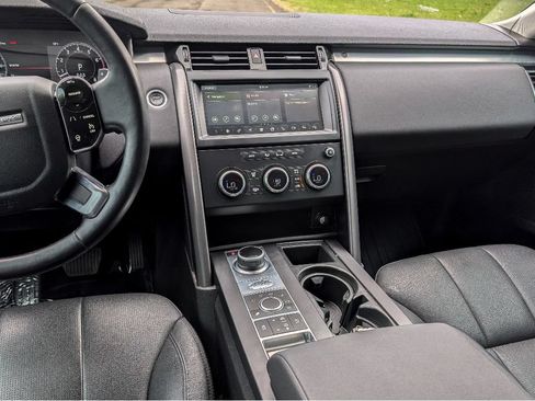 Used 2020 Land Rover Discovery Landmark AWD/4WD image 20