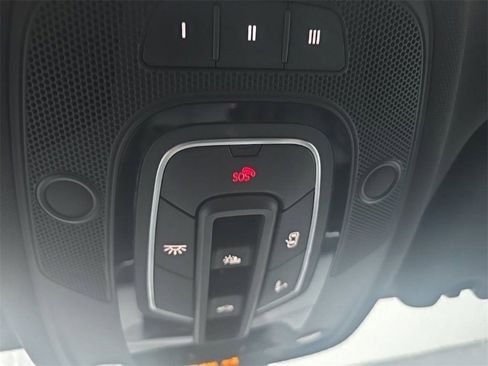 Used 2018 Audi Q7 3.0T Premium image 22