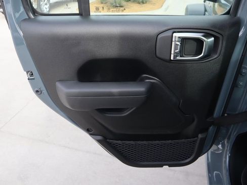 New 2026 Jeep Gladiator Sport AWD/4WD image 15