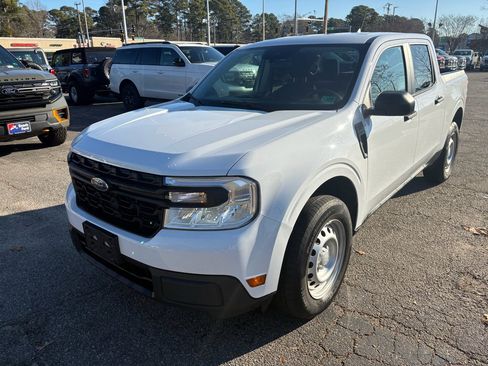 Used 2023 Ford Maverick XL image 1