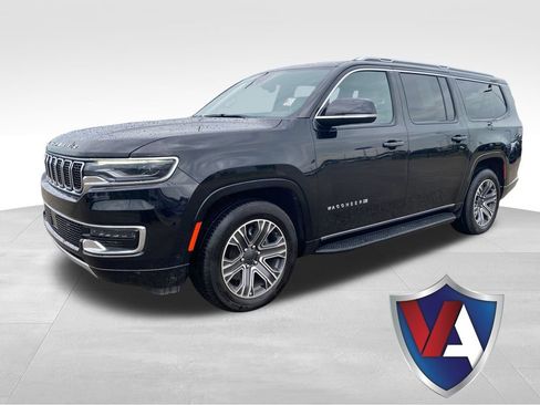 Used 2024 Jeep Wagoneer L Series II w/ Flexible Seating Group AWD/4WD image 1
