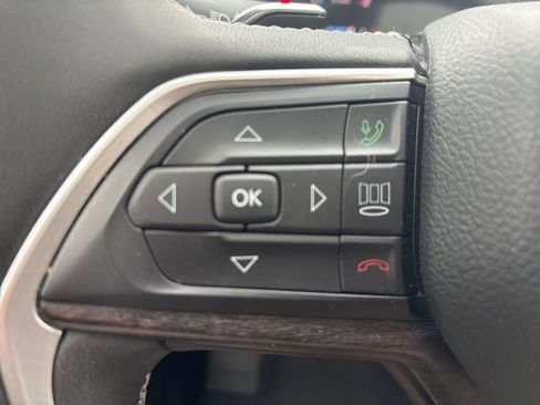 Used 2023 Jeep Grand Cherokee L Limited image 29