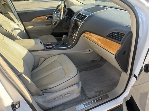 Used 2015 Lincoln MKX FWD w/ Equipment Group 101A image 19