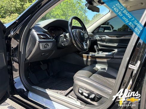 Used 2022 BMW 740i w/ Premium Package RWD image 14