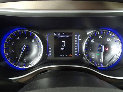 Used 2021 Chrysler Voyager L image 27