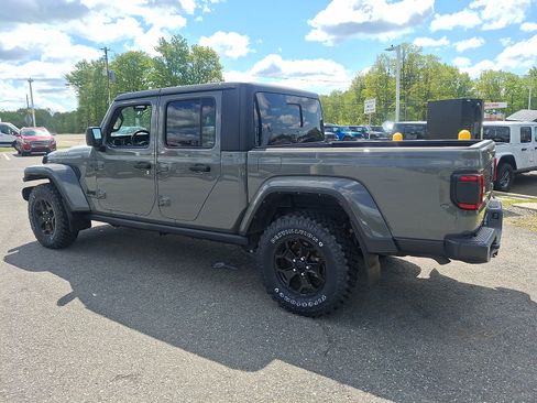Used 2022 Jeep Gladiator Sport AWD/4WD image 4