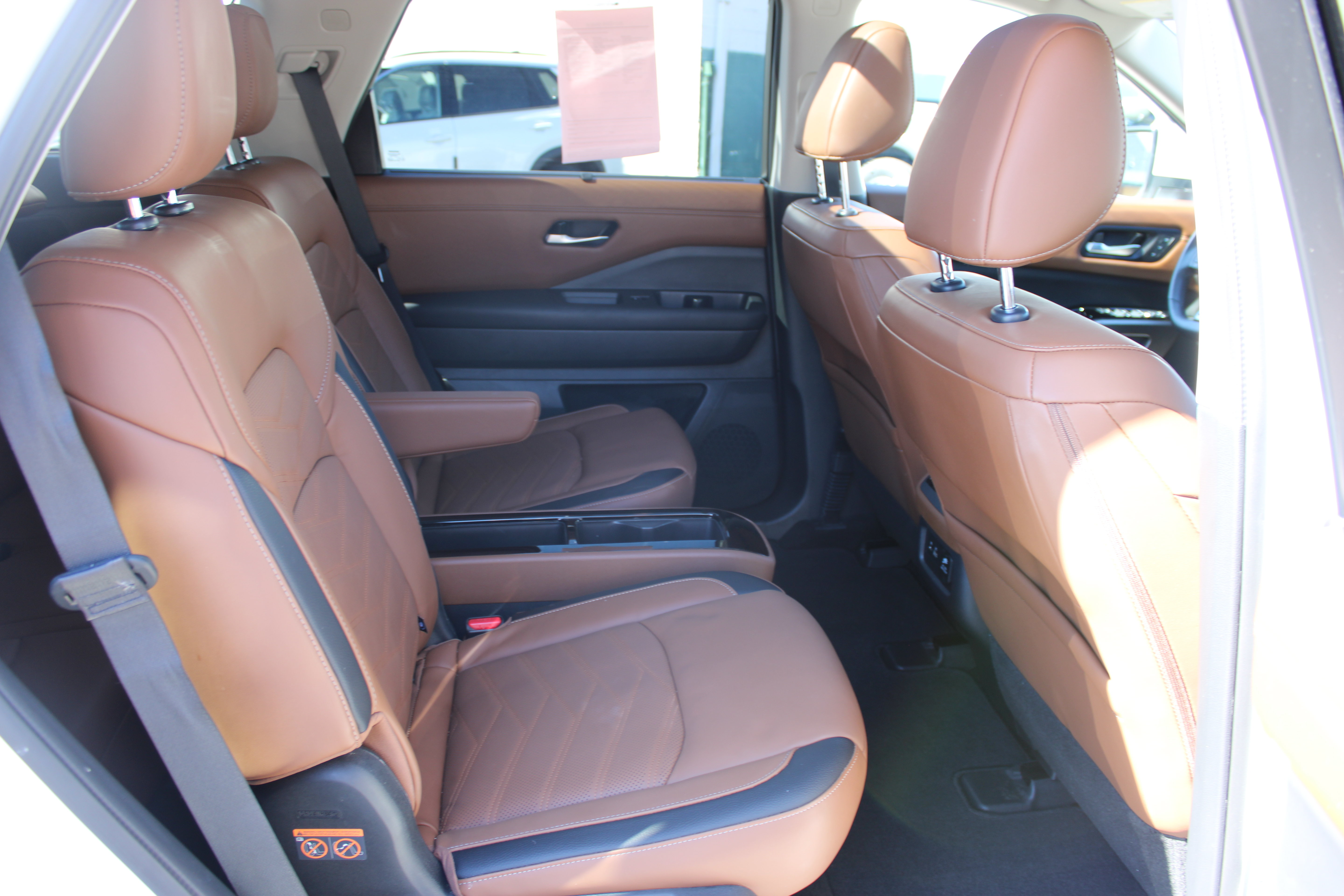 Certified 2024 Nissan Pathfinder Platinum AWD/4WD image 15