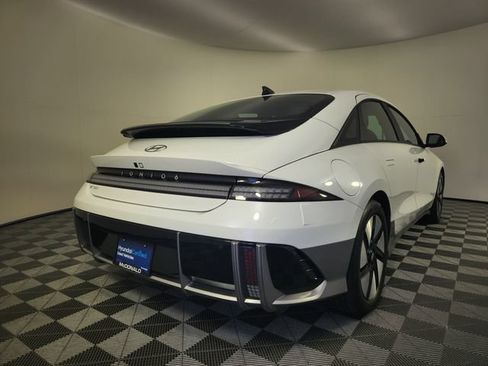 Used 2024 Hyundai Ioniq 6 SE AWD/4WD image 5