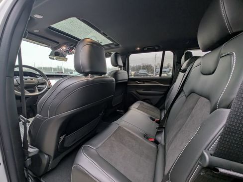 New 2026 Jeep Grand Cherokee Altitude image 15