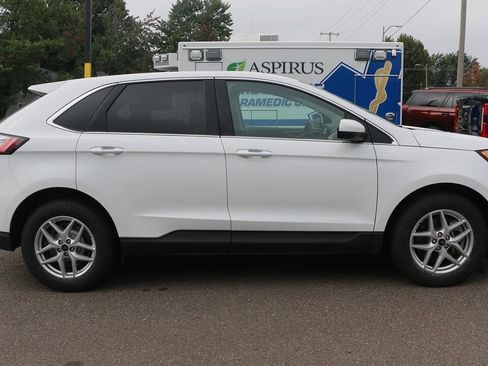 Used 2024 Ford Edge SEL AWD/4WD image 2