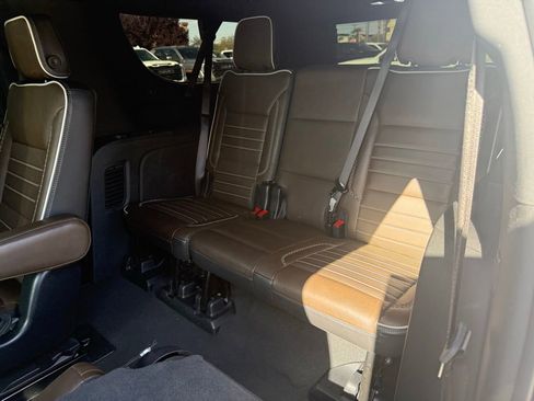 Used 2025 GMC Yukon XL Denali Ultimate AWD/4WD image 28