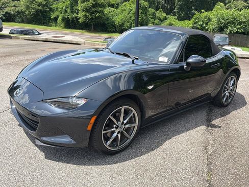 Used 2021 MAZDA MX-5 Miata Grand Touring RWD image 3
