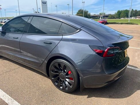 Used 2023 Tesla Model 3 Performance image 4