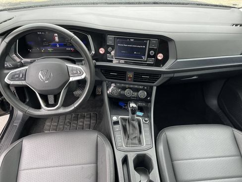 Used 2024 Volkswagen Jetta SE FWD image 15