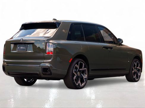 Used 2025 Rolls-Royce Cullinan Black Badge AWD/4WD image 10