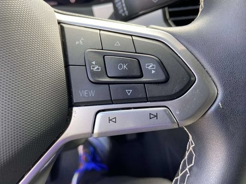 Used 2022 Volkswagen Atlas Cross Sport SE FWD image 34