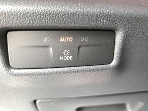 New 2026 Volkswagen Tiguan SE image 25