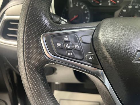 Used 2021 Chevrolet Equinox LS image 11