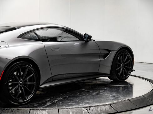Used 2020 Aston Martin V8 Vantage Coupe image 15