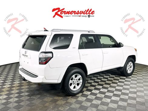Used 2016 Toyota 4Runner SR5 Premium image 7