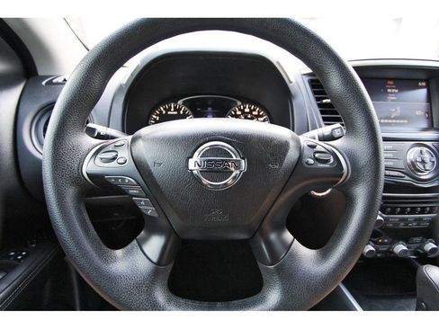 Used 2020 Nissan Pathfinder S FWD image 14